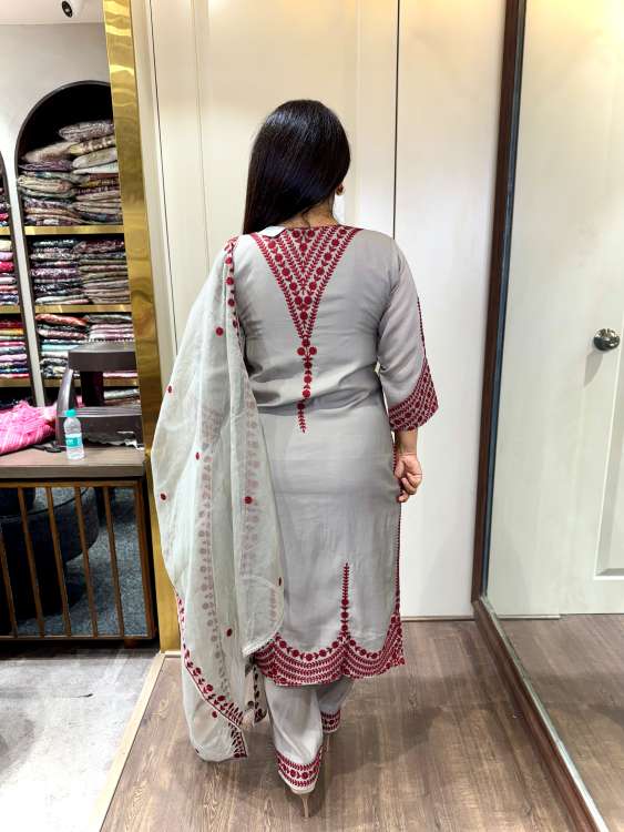 Beautiful 3PC Suit