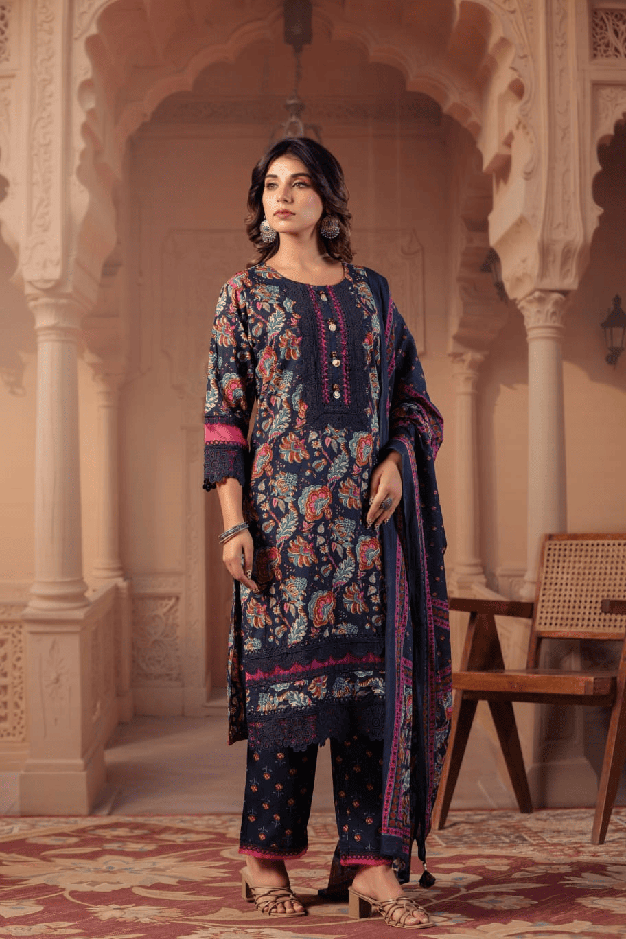 BEAUTIFUL PAKISTANI 3PC SUIT